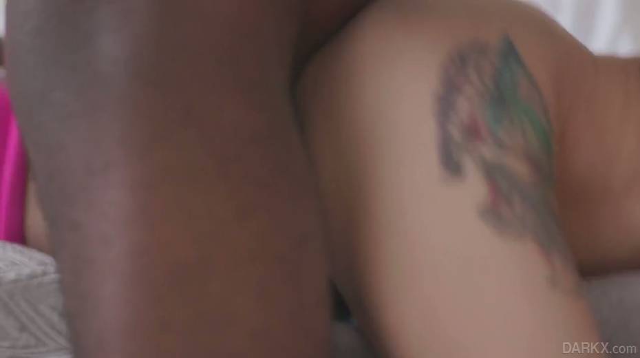 Sizzling blondie Kenzie Reeves goes black and takes cumshots on face - 19. pic