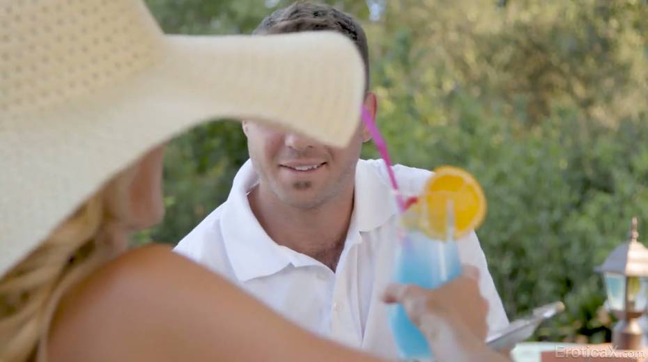 Handsome masseur Chad White enjoys fucking stunning bosomy milf Brandi Love - 2. pic
