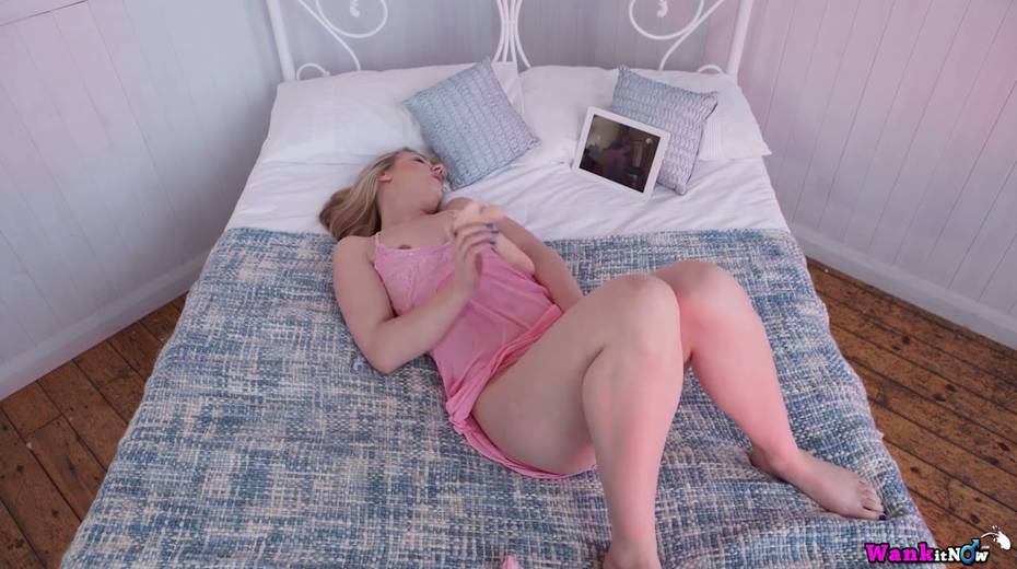 Sex-hungry housewife Aston Wilde is watching porn videos and masturbating her pussy - 24. pic