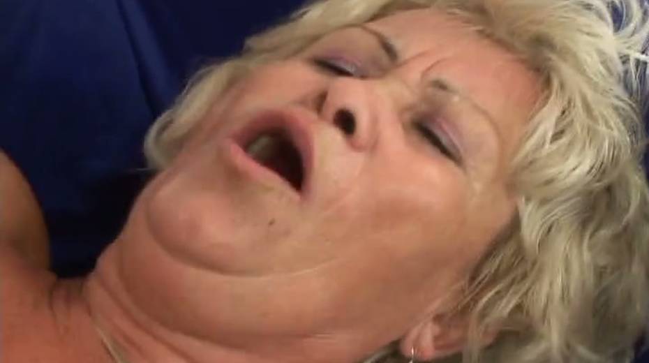 Dirty mature hooker boned brutally in a doggy position - 11. pic
