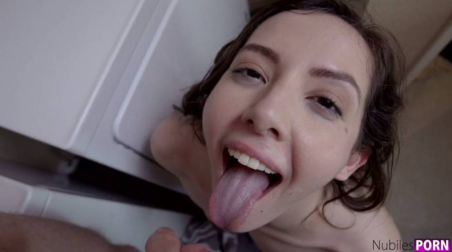Stepdaughter Ember Stone was caught during masturbation in the laundry room - 28. pic