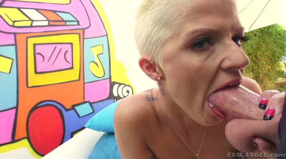 Orgasm craving slut with a nice ass enjoys letting loose on camera - 4. pic