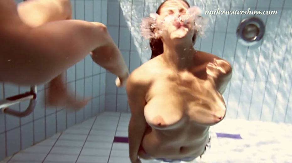 Alluring hottie Iva Brizgina and her nasty GF are stripping under the water - 12. pic