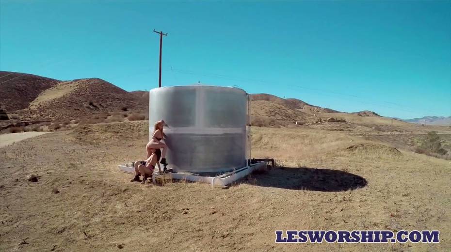 Naked lesbo Raven Rocket enjoys wild scissoring in the deserted place - 18. pic