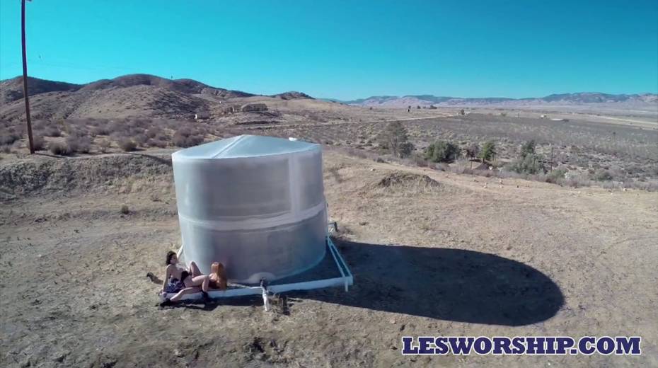 Naked lesbo Raven Rocket enjoys wild scissoring in the deserted place - 19. pic
