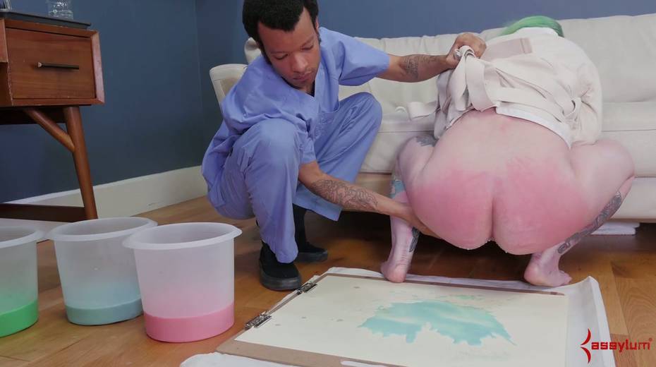 Green haired chick Kenzie Taylor allows to kinky dudes to fill her anus with liquid - 12. pic