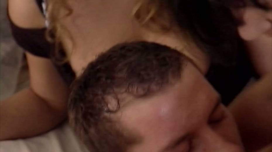 Husband fucks whore's anal hole in the presence of his wife - 15. pic