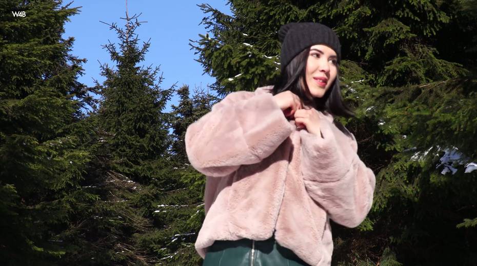 Captivating brunette Lady Dee is playing with her pussy in the snowy mountains - 5. pic