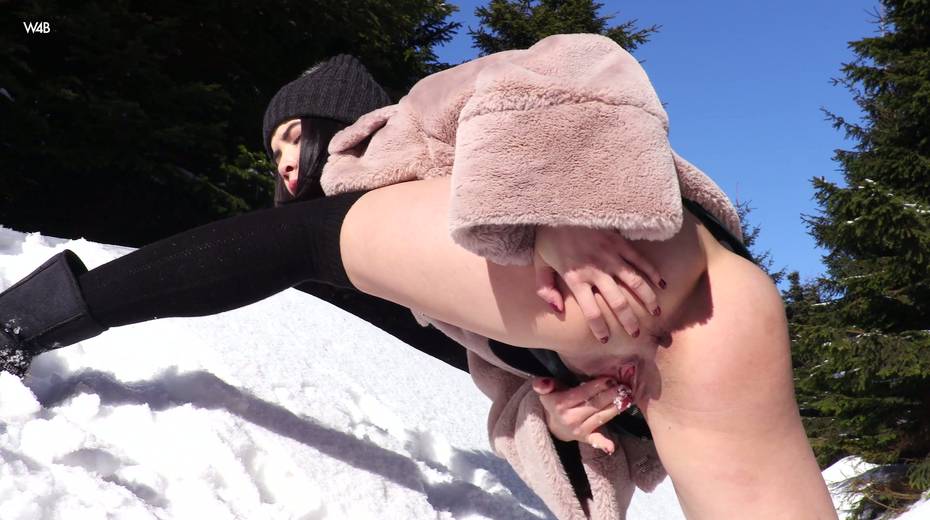 Captivating brunette Lady Dee is playing with her pussy in the snowy mountains - 15. pic