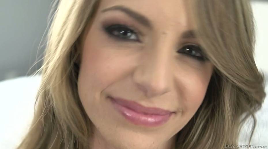 Beautiful actress Kimmy Granger shows her sweet looking pussy - 4. pic
