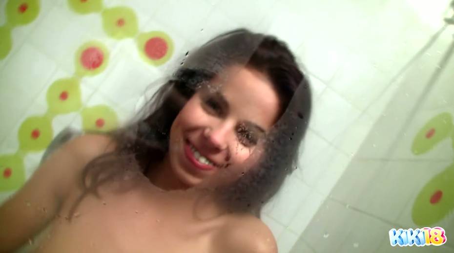 Brunette wench Kiki is taking a shower with her boyfriend - 3. pic