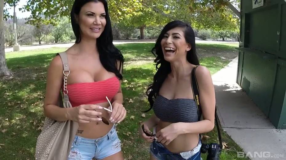 Fake tittied brunette Heather Vahn is rimming and licking GF's pussy and anus - 2. pic
