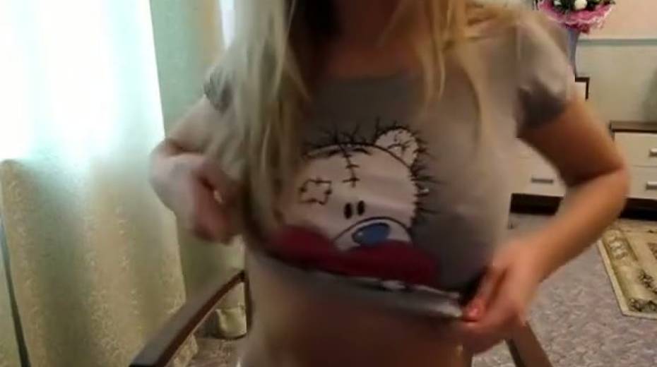 I am fighting the urge to cum all over my keyboard cuz this babe is hot - 5. pic