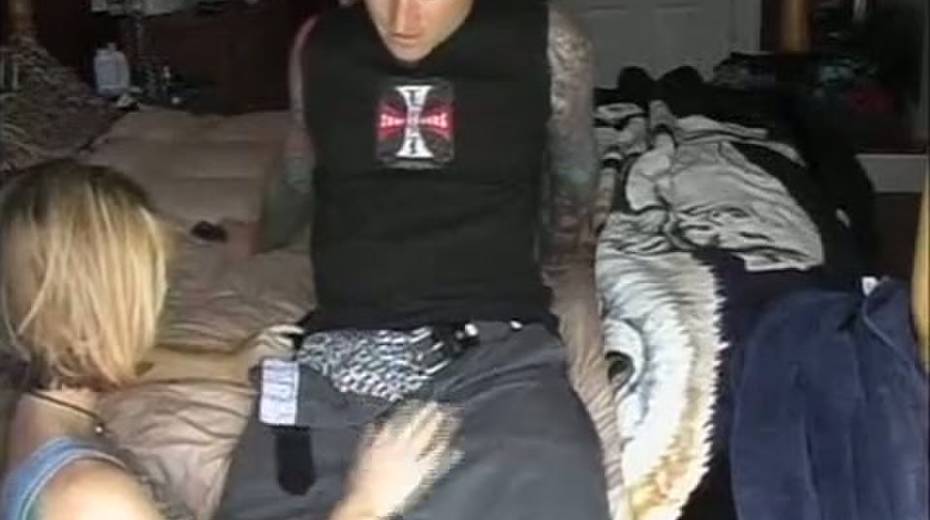 Heavily tattooed man gives his girlfriend the sex she dreams about - 2. pic