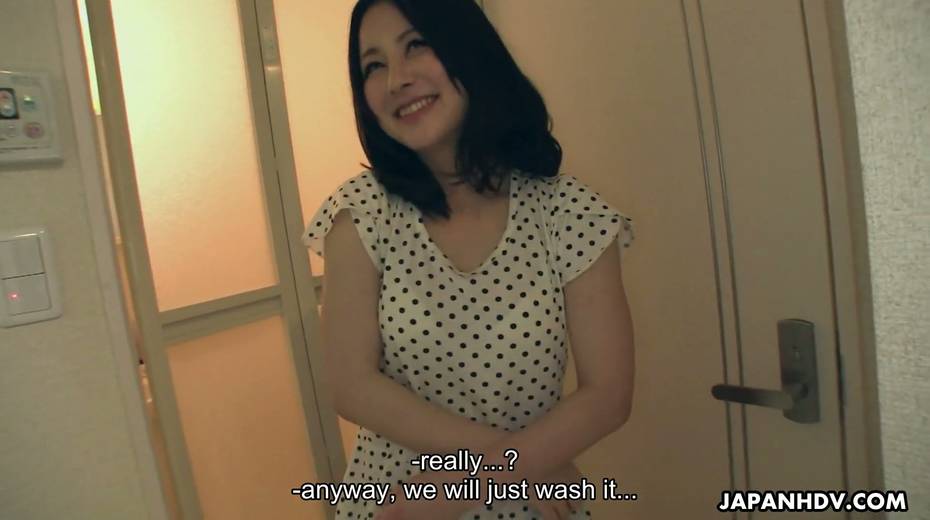 Yummy Asian chick Ayumi Iwasa gives her head in the shower - 2. pic