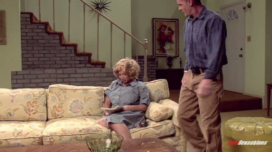 Hot sex parody of The Big Bang Theory - 8. pic