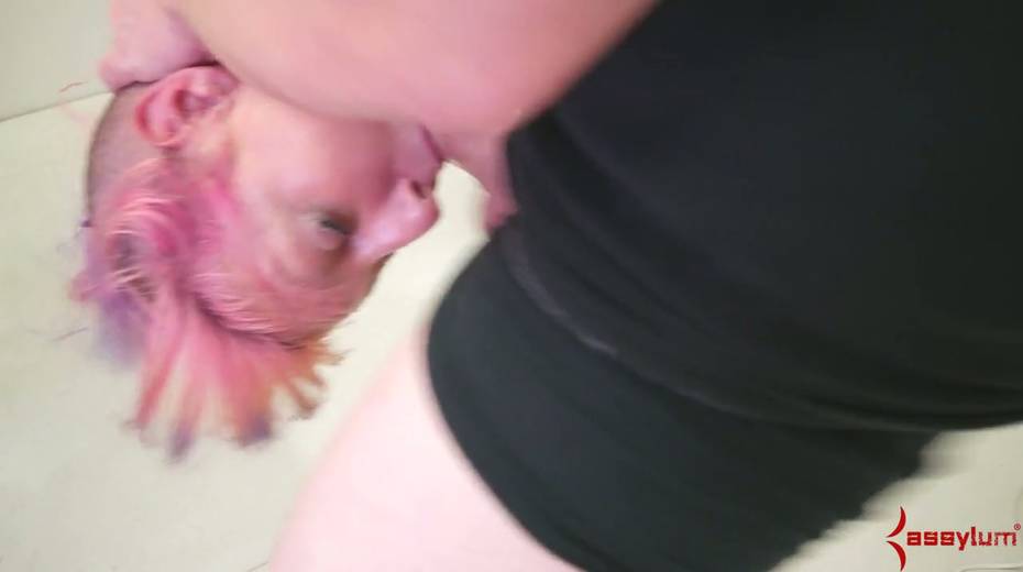 Tied up and suspended upside down model gets her mouth and anus rammed - 6. pic