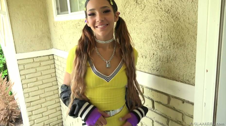 Whorish chick Kitty Carrera hooks up with one stranger whose big dick makes her snatch destroyed - 2. pic
