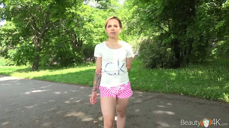 Luscious chick Megan Talerico gives a blowjob in he car and gets fucked outdoor - 2. pic
