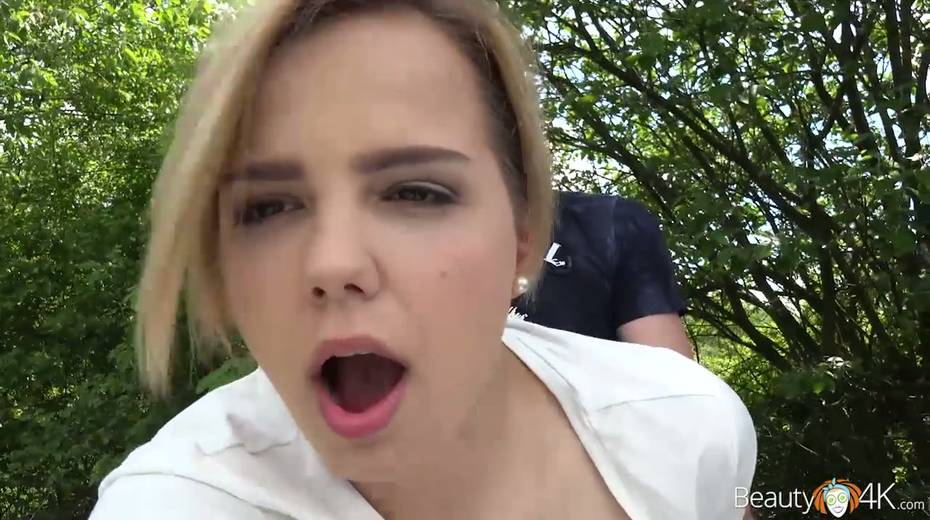 Luscious chick Megan Talerico gives a blowjob in he car and gets fucked outdoor - 11. pic