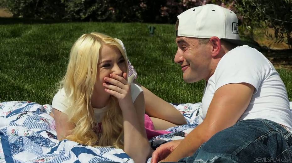 Juicy blond babe Kenzie Reeves is having crazy quickie with her boyfriend in the garden - 3. pic