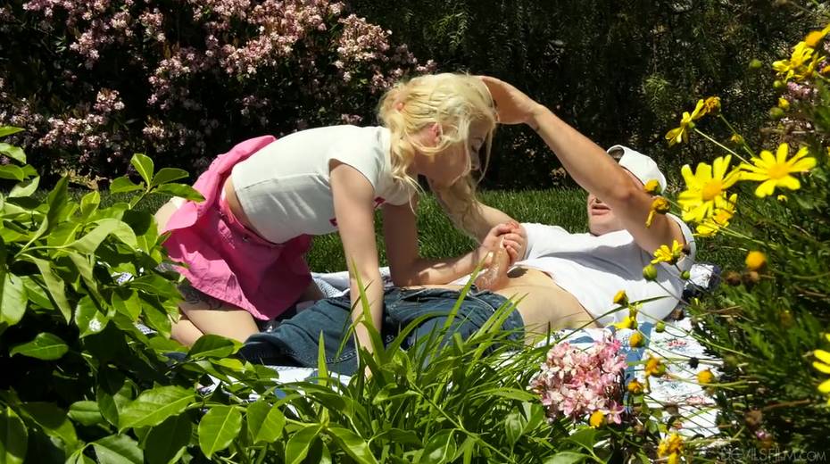 Juicy blond babe Kenzie Reeves is having crazy quickie with her boyfriend in the garden - 8. pic