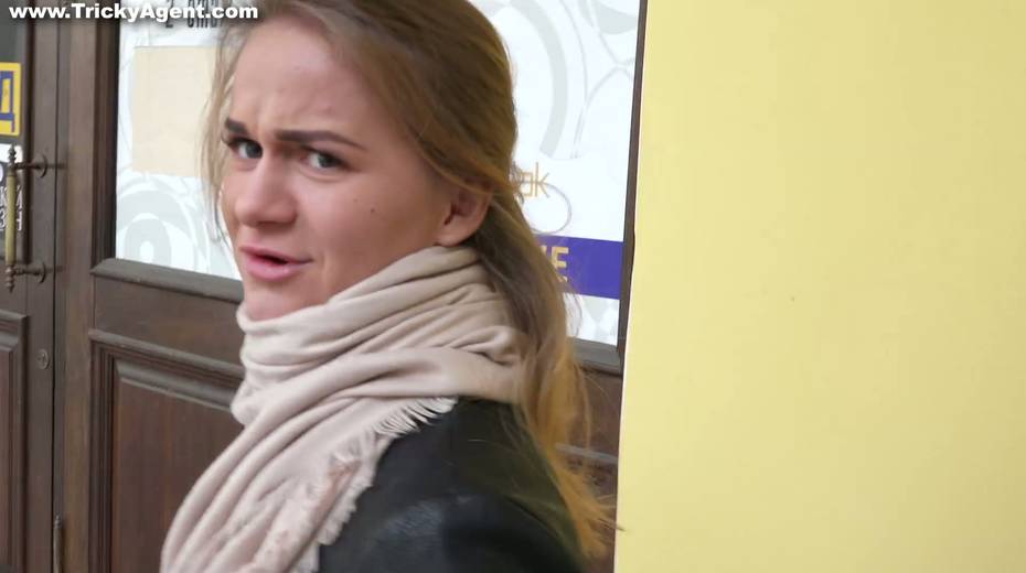 Russian student Jenny Manson takes part in porn casting scene for the first time - 2. pic