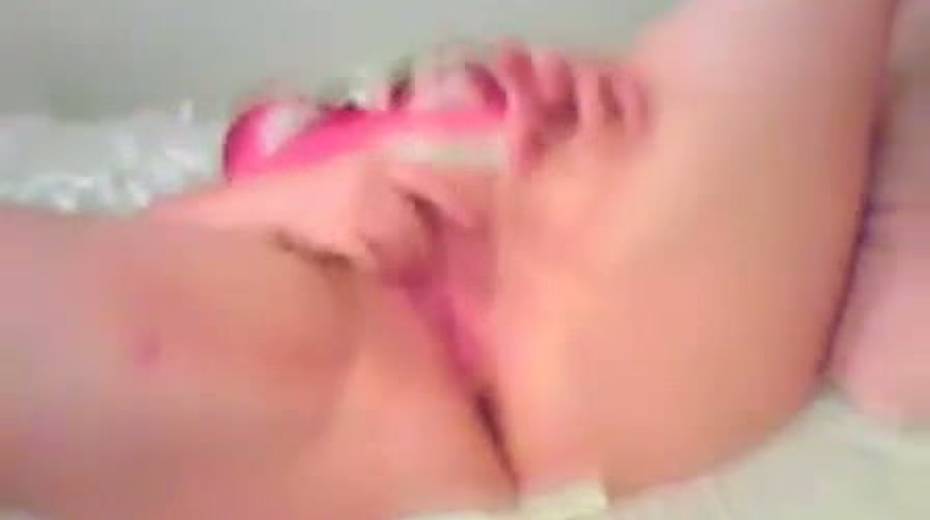 BBW girlfriend getting fingered in amateur sex video - 11. pic
