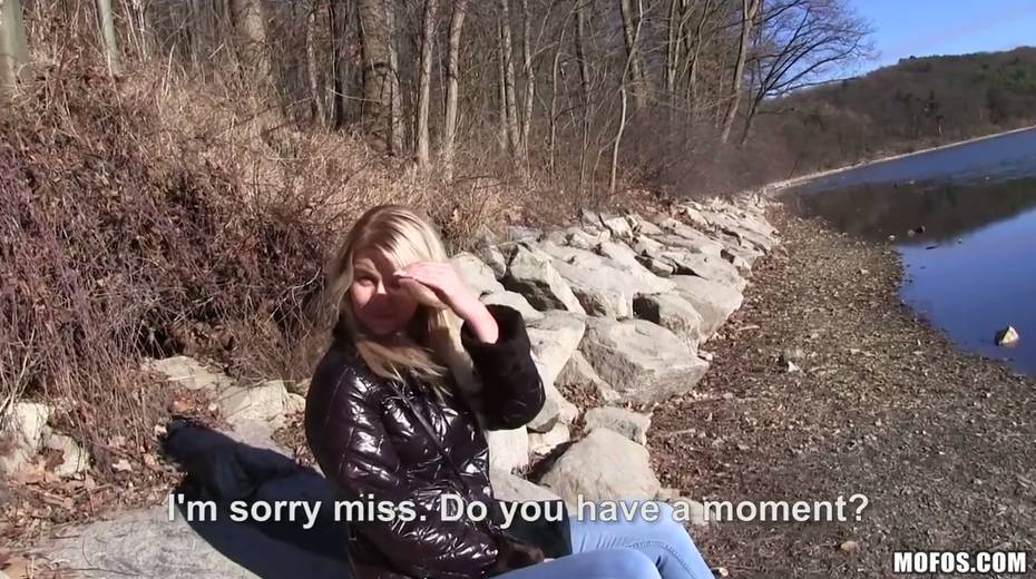 Shameless chick Nikky Dream shows her tits and gives outdoor blowjob - 4. pic