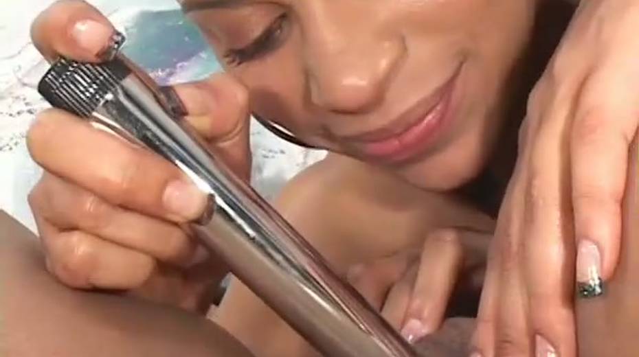 Donkalicious ebony sexpot Chyanne Jacobs enjoys receiving oral sex - 15. pic