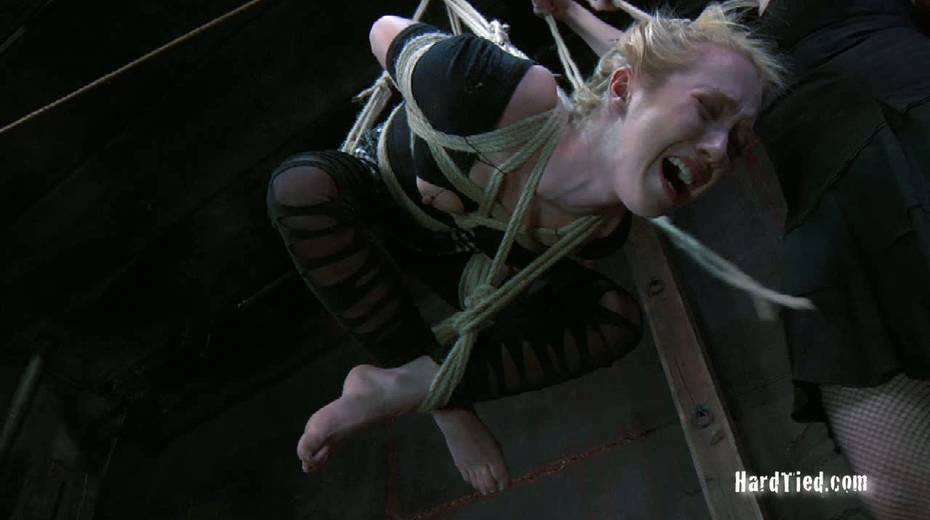 Suspended blonde is everything you need right now - 11. pic