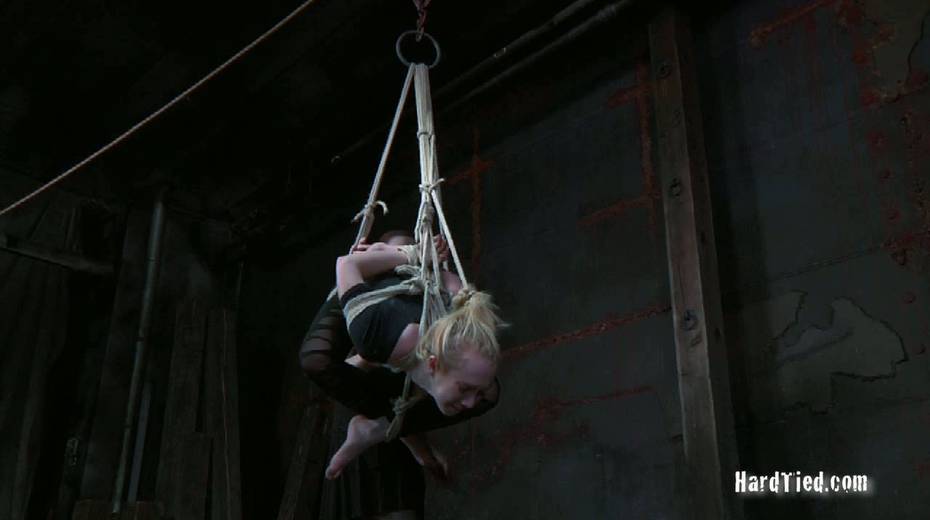Suspended blonde is everything you need right now - 13. pic
