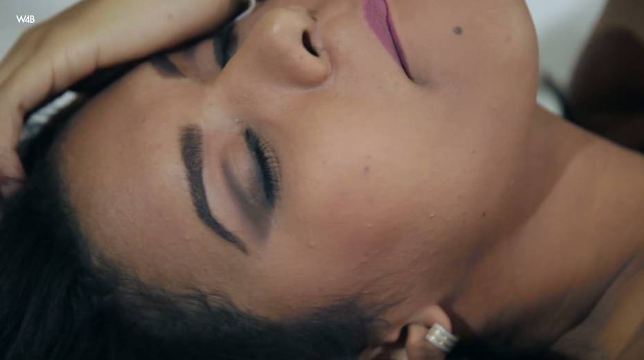 Colombian seductress Kendra Roll is masturbating her closeup pussy - 13. pic