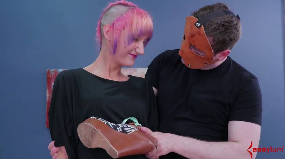 Newbie with pink hair is tied up and face fucked before crazy anal sex - 4. pic