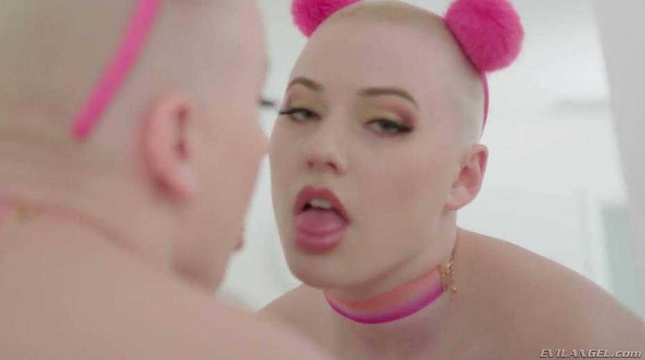 Bald headed hottie from Canada Riley Nixon gets her anus gaped - 2. pic