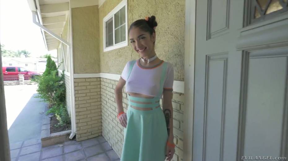 Trashy looking teen Jericha Jem is fucked and jizzed by one horny guy from hookups site - 3. pic