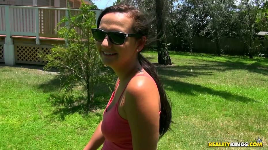 Sport babe Charlotte Oryan is having crazy sex after running - 2. pic