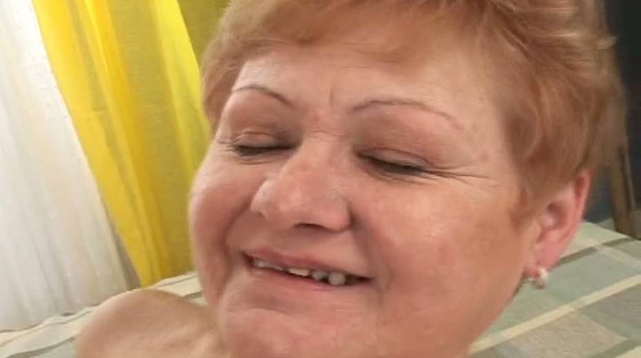 Insatiable granny boned brutally in a doggy position - 15. pic