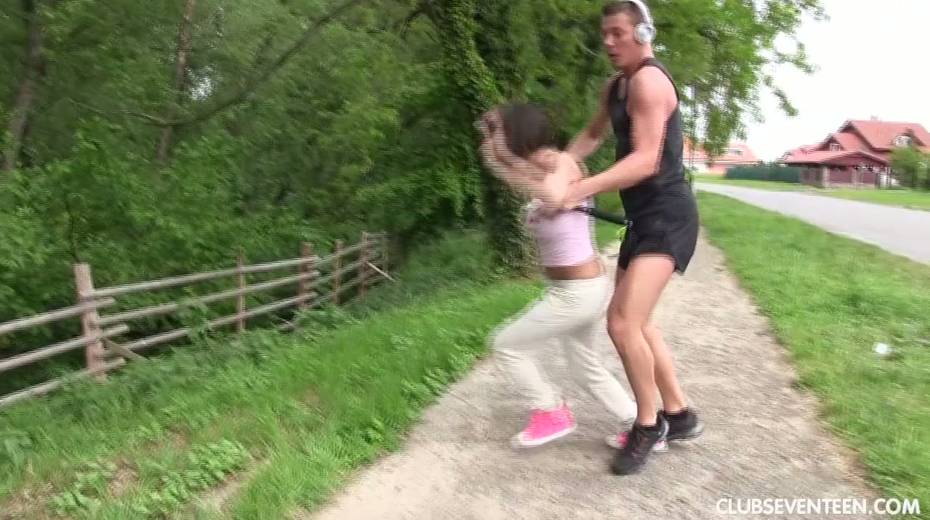 Tanned busty teen Anabelle enjoys having outdoor sex with her boyfriend - 2. pic