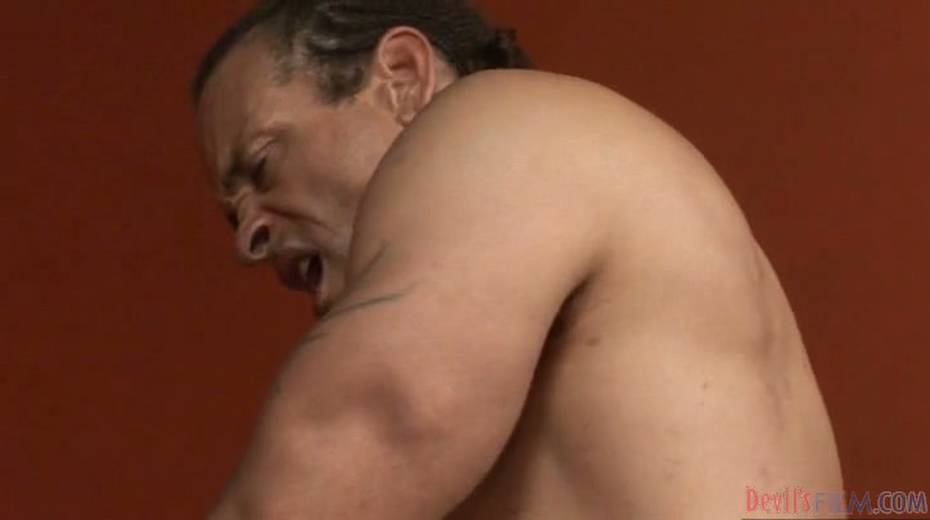 For maximum pleasure this tranny needs to fuck in front of the camera - 2. pic