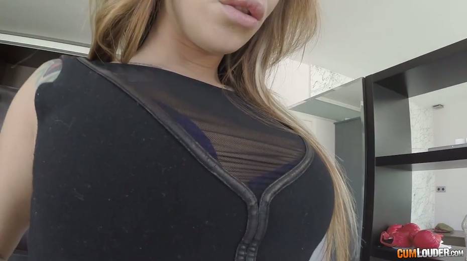 Bootyful bitch Aris Dark guzzles heavy dick and gets her pussy rammed in front of the mirror - 5. pic