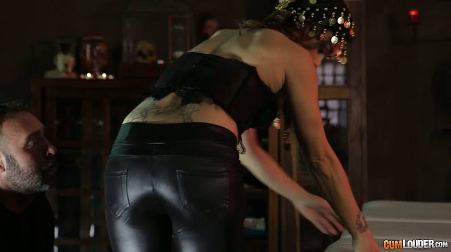 Sexy spiritual healer Hereditary healer gives blowjob and gets her anus rammed - 3. pic