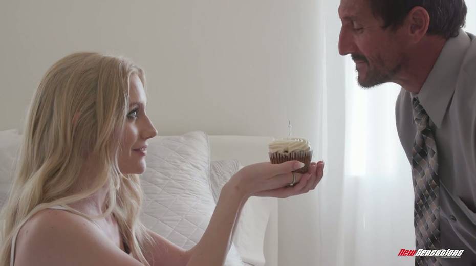 beautiful young blonde Emma Starletto hooks up with her teacher - 2. pic