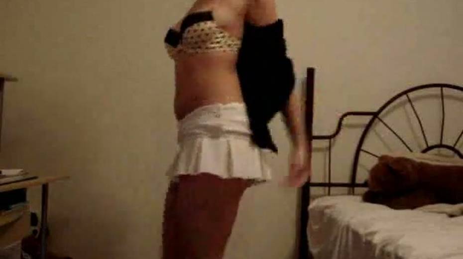 Sexalicious amateur chick dancing seductively in front of the camera - 10. pic