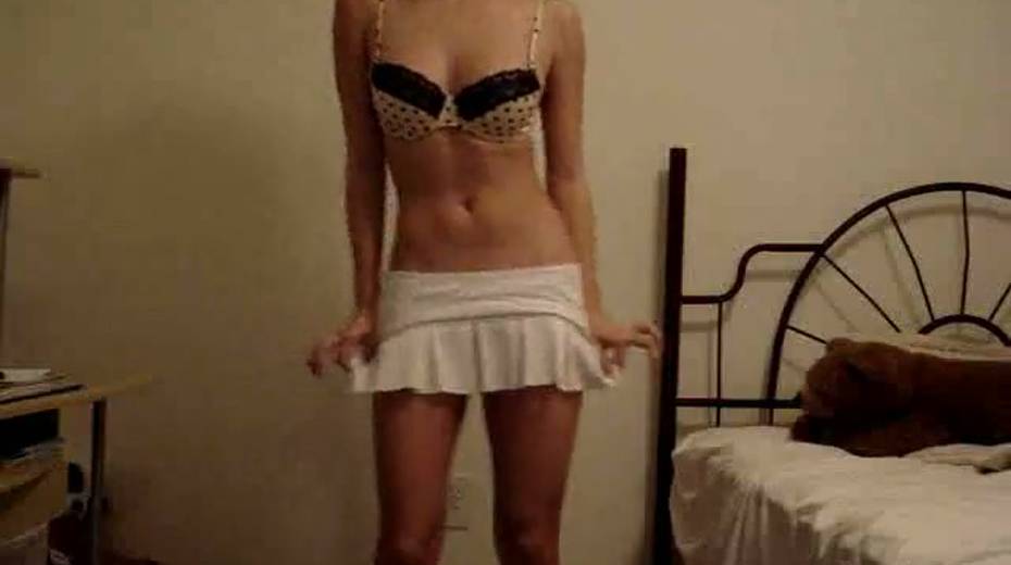 Sexalicious amateur chick dancing seductively in front of the camera - 13. pic