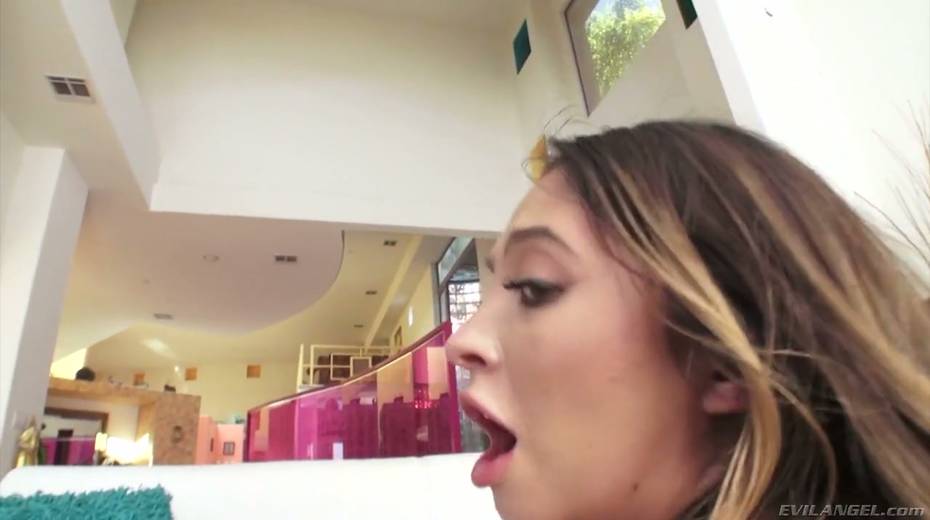 Stunning lubed babe Quinn Wilde is fucked in her captivating anal hole - 16. pic
