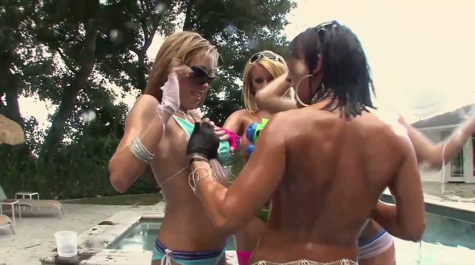 Raunchy chick Codi Carmichael takes part in crazy orgy by the poolside - 2. pic