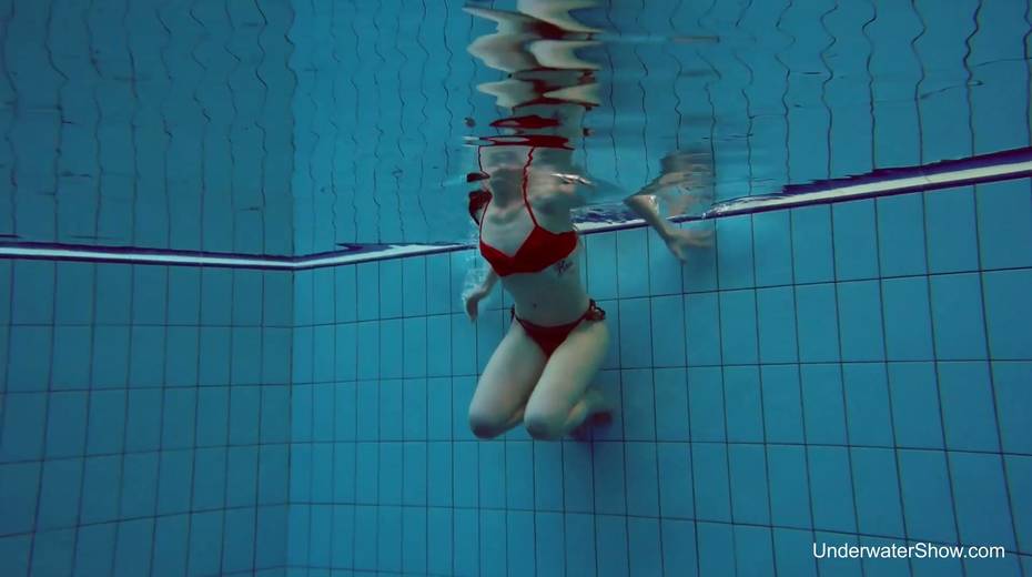 Sweet looking swimmer Katrin Bulbul is striping under the water - 2. pic