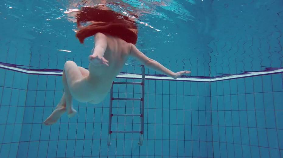 Sweet looking swimmer Katrin Bulbul is striping under the water - 18. pic