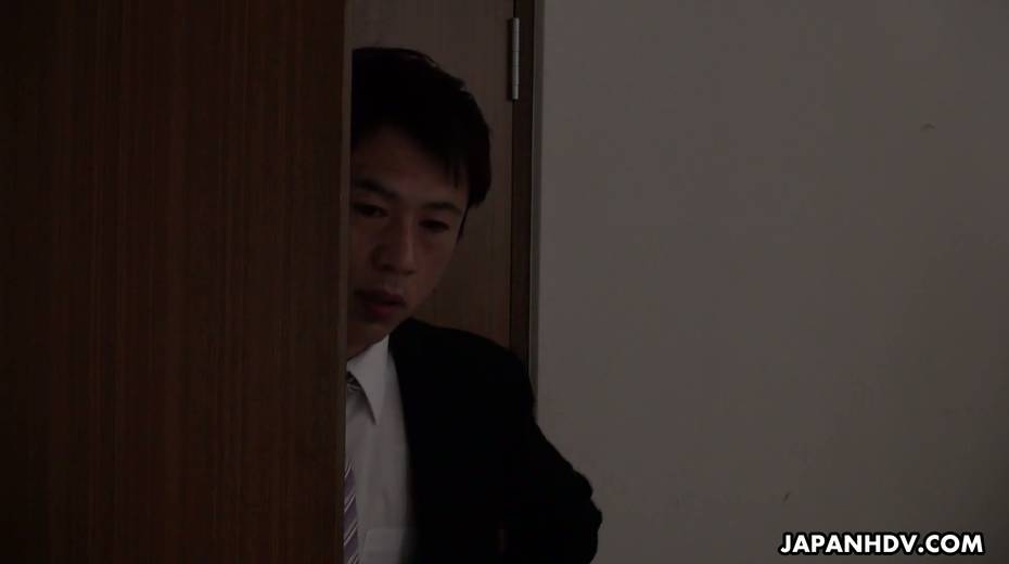 Slutty Japanese secretary Aihara Miho is masturbating in the office - 13. pic